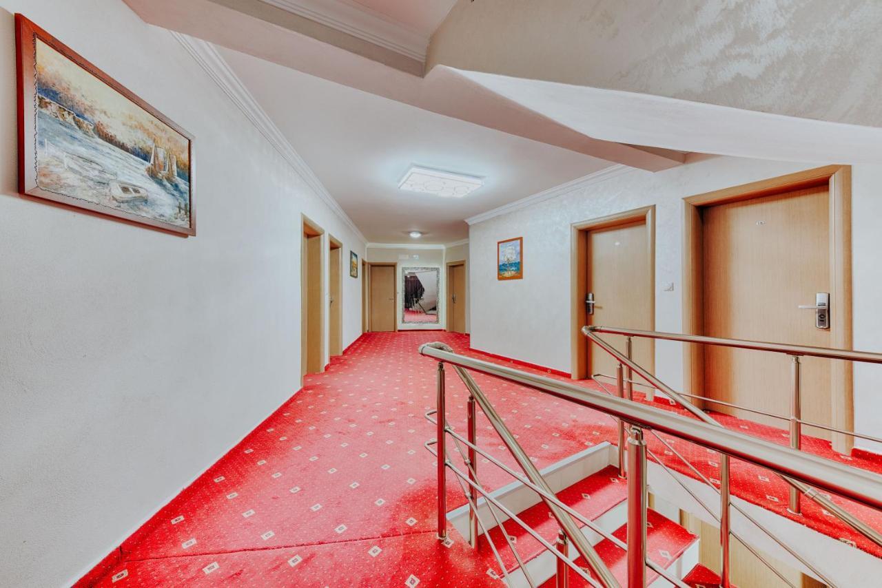 Hotel Lion Ulcinj Zewnętrze zdjęcie