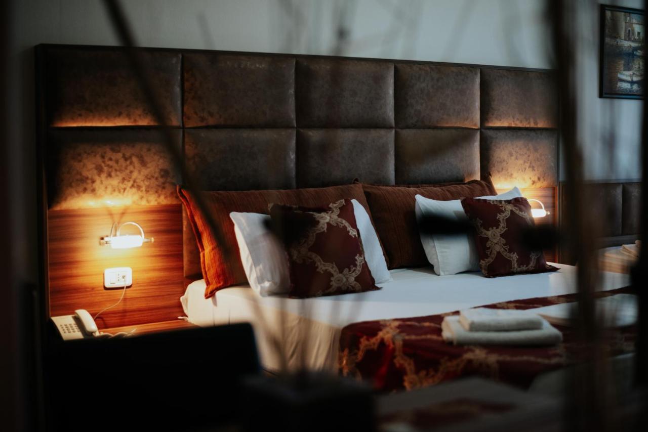 Hotel Lion Ulcinj Zewnętrze zdjęcie