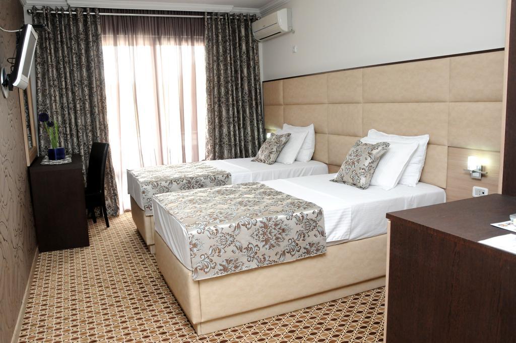 Hotel Lion Ulcinj Zewnętrze zdjęcie