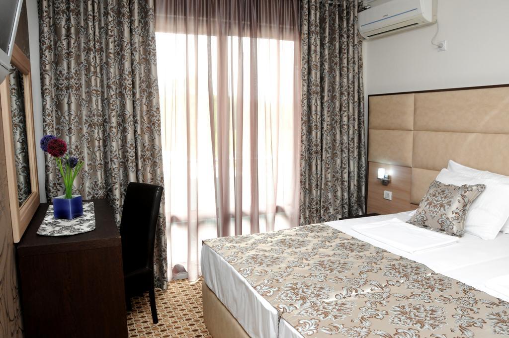 Hotel Lion Ulcinj Zewnętrze zdjęcie