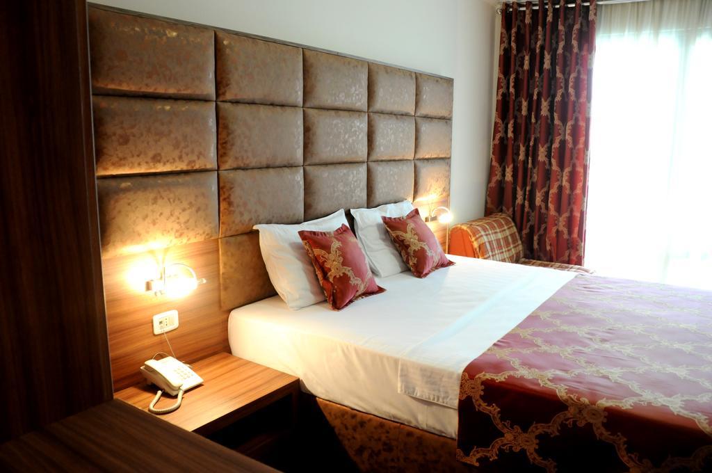 Hotel Lion Ulcinj Zewnętrze zdjęcie