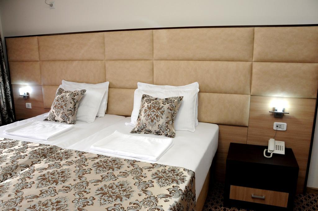 Hotel Lion Ulcinj Zewnętrze zdjęcie
